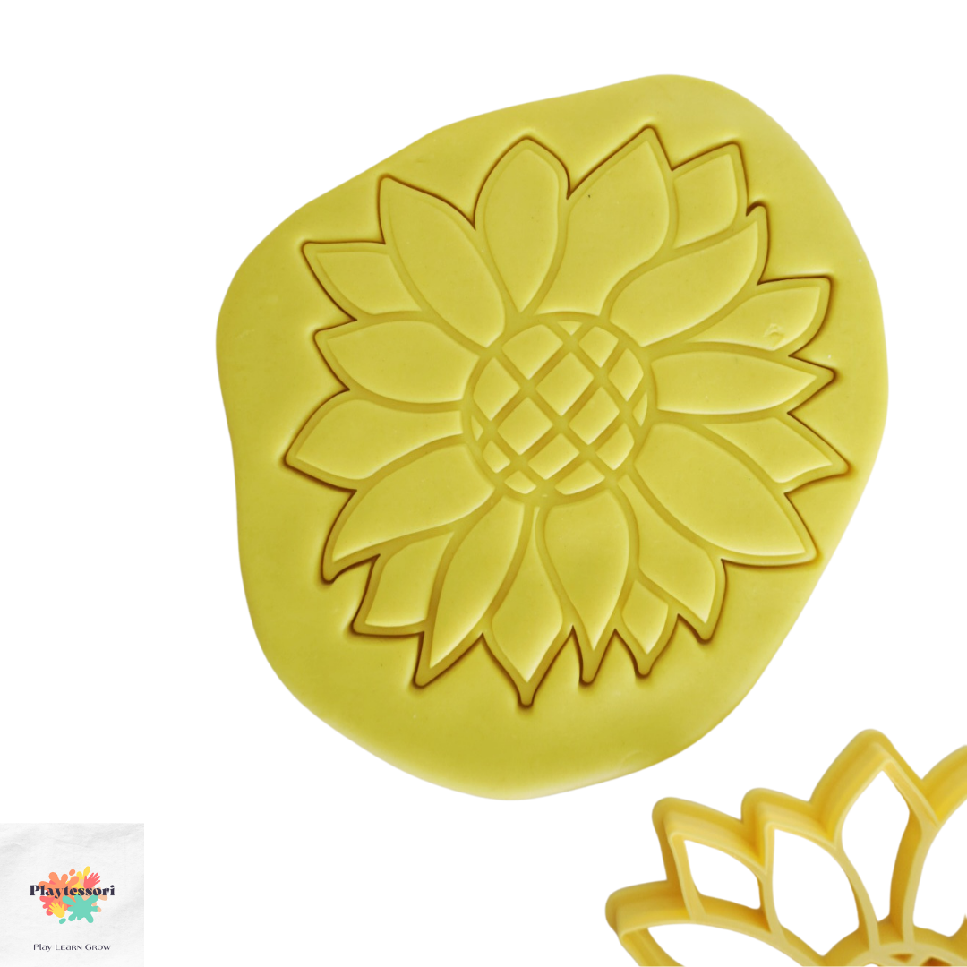 Grote XL zonnebloem uitsteker van geel Bio-PLA, perfect voor playdough en sensorisch spel, op een effen achtergrond