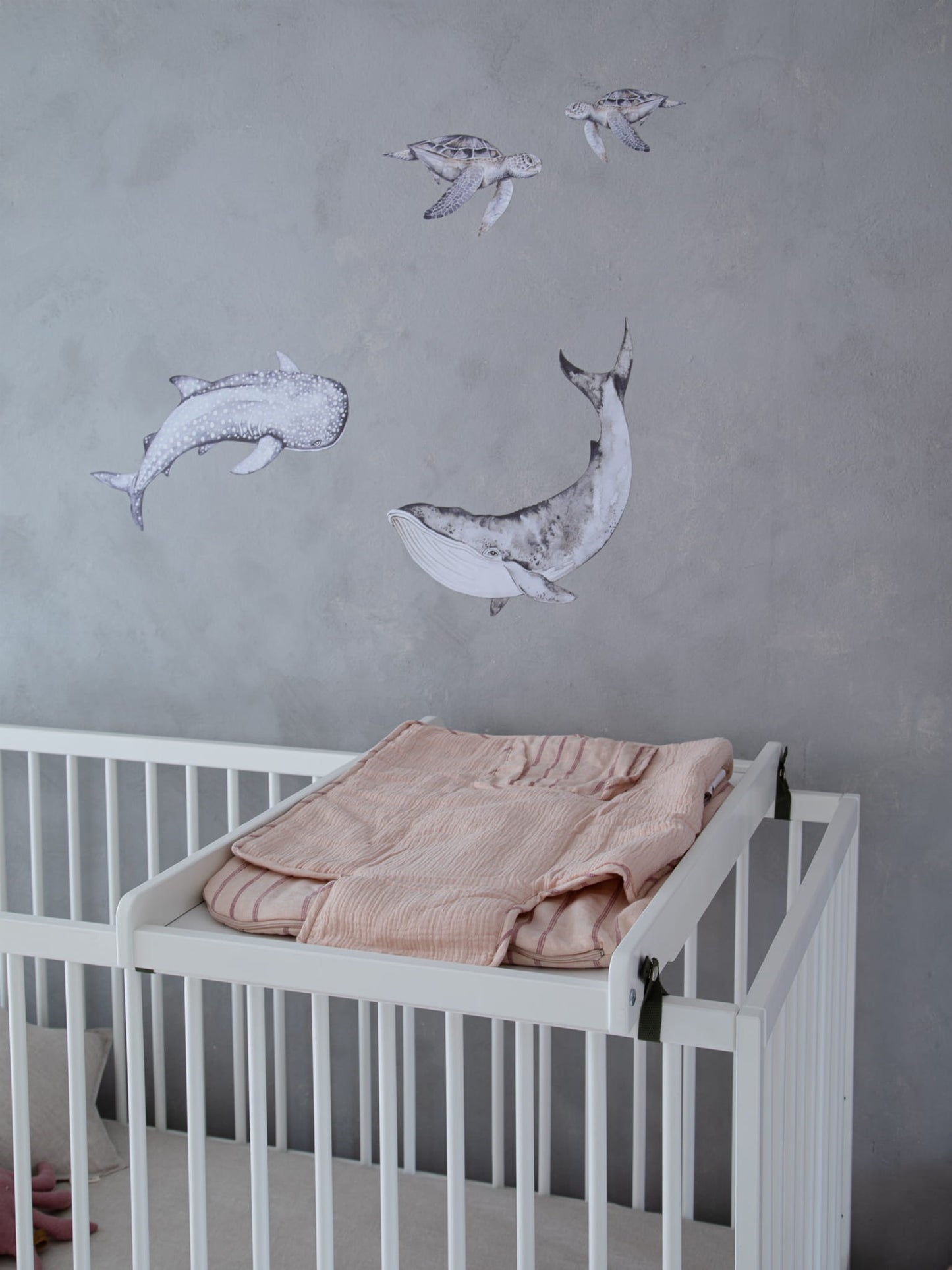 Babyledikant met optionele commode, geschikt voor matras 70x140 cm