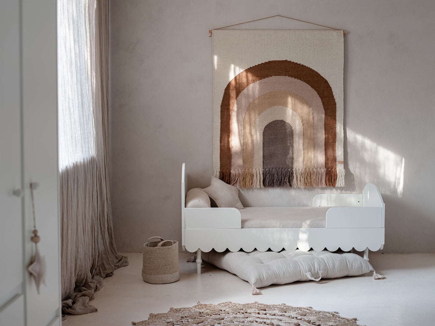 Verstelbaar babybedje met uitneembare spijlen van Wood Luck Design