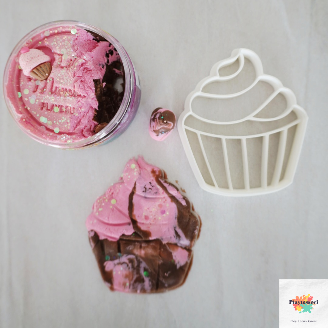Pastelkleurige speelklei met cupcakegeur en cupcake-uitsteker – Montessori-geïnspireerde sensorische kleiset