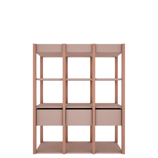 Vooraanzicht van de Tweens boekenkast in een zachte roze tint. De kast heeft drie verticale secties met elk open planken en een lade aan de onderkant, ideaal voor een georganiseerde kinderkamer.