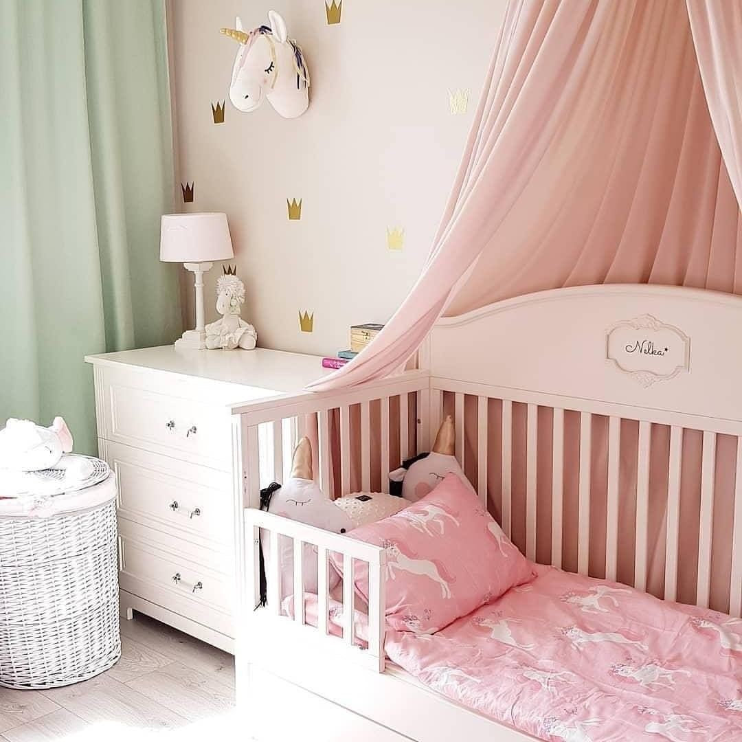 verstelbaar babybed met veiligheidsrail