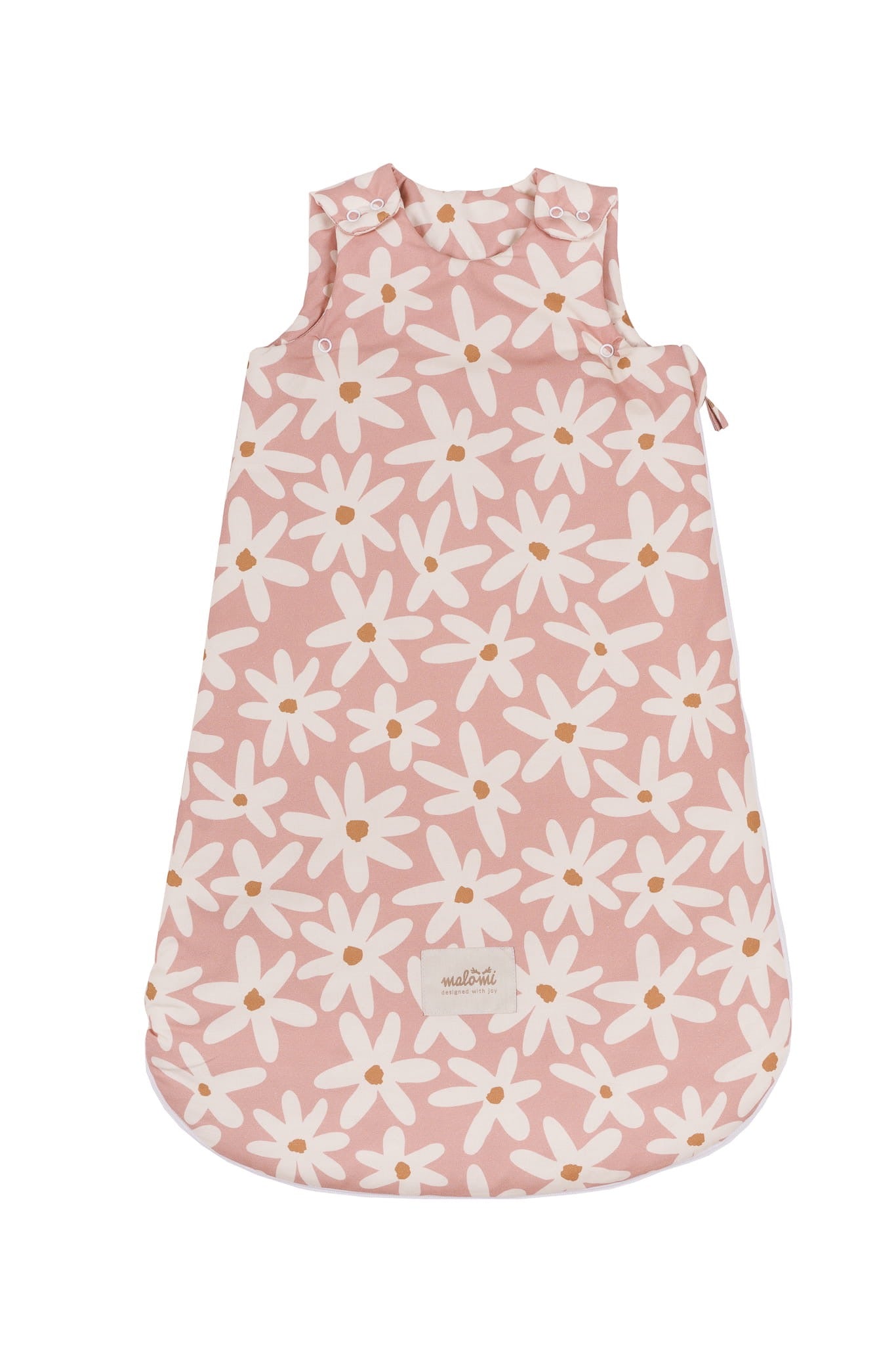 Blushroze babyslaapzak met witte madeliefjesprint, plat gelegd op witte achtergrond, met Malomi-label aan de onderkant.
