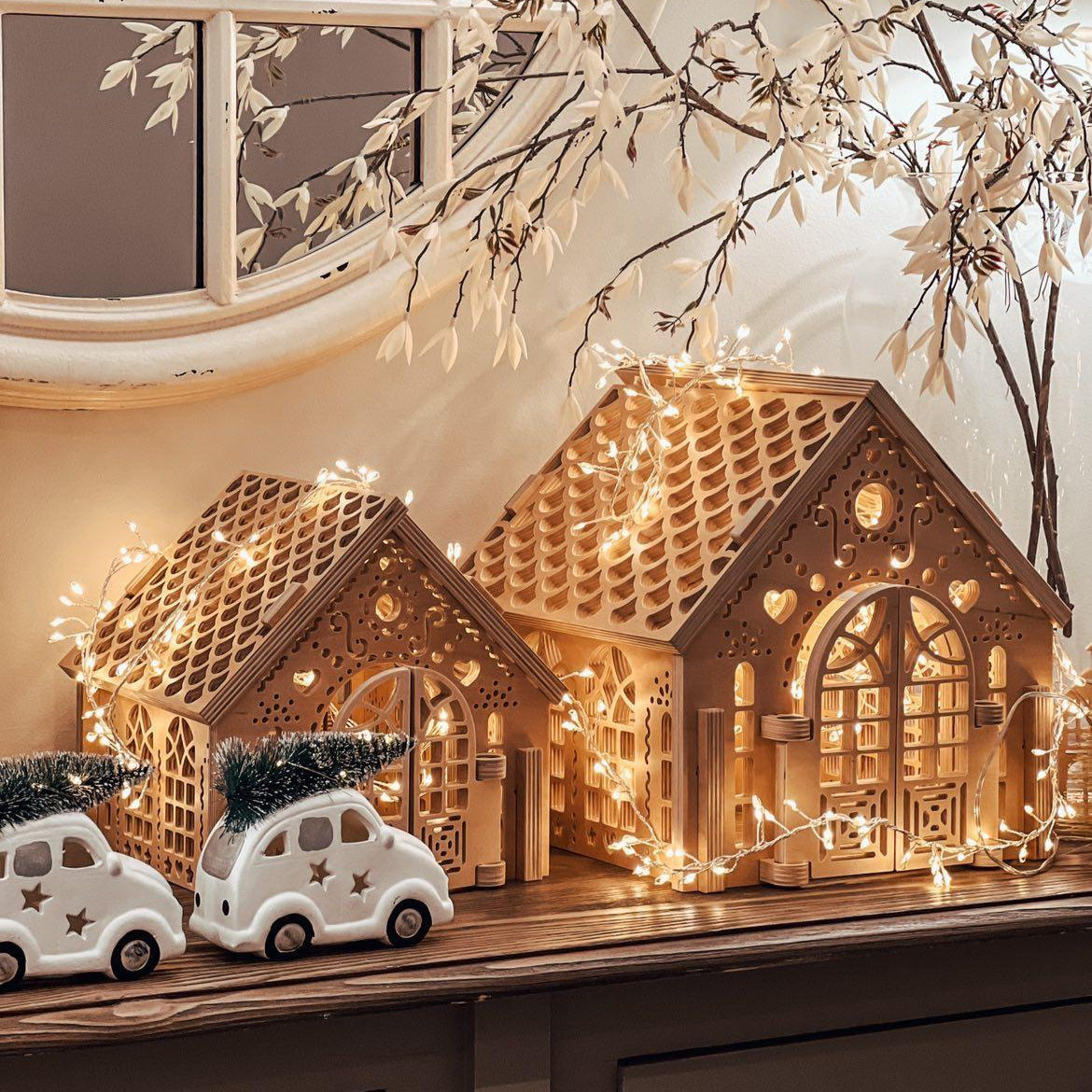 Handgemaakt houten peperkoekhuis kerstdecoratie
